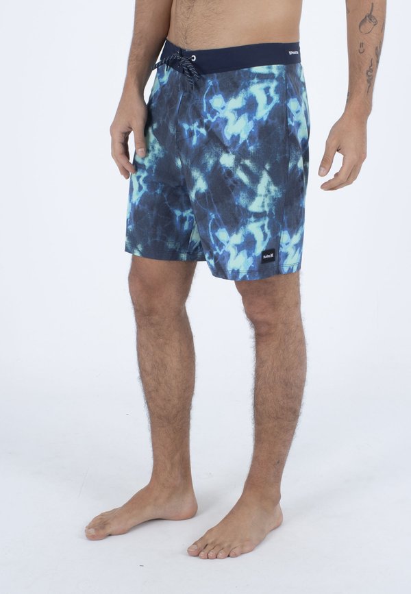 Hurley PHANTOM CLASSIC 18