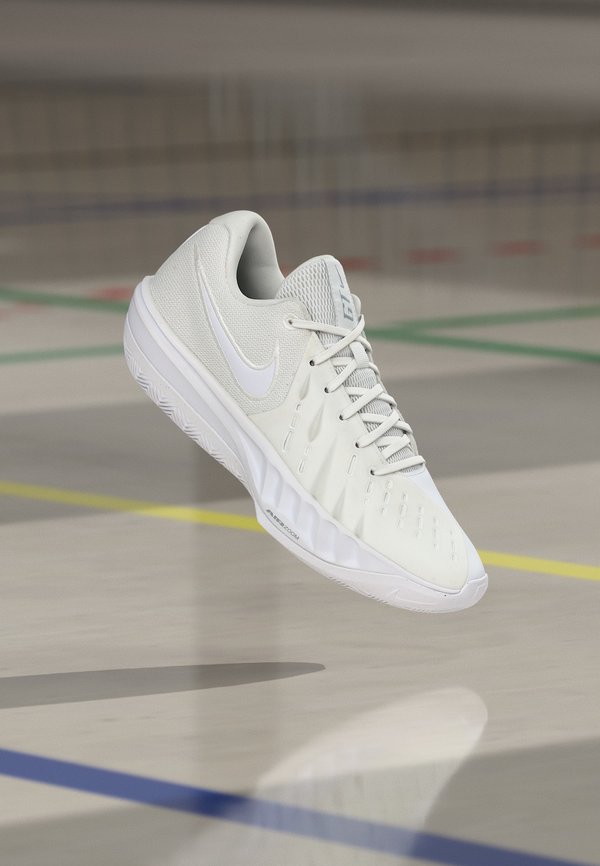 Nike Performance AIR ZOOM G.T. CUT ACADEMY 2 UNISEX - Basketball shoes - white/platinum-coloured tint