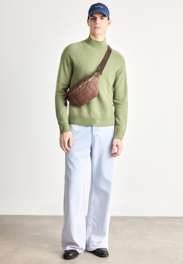 Calvin Klein COZY HIGH MOCKNECK
