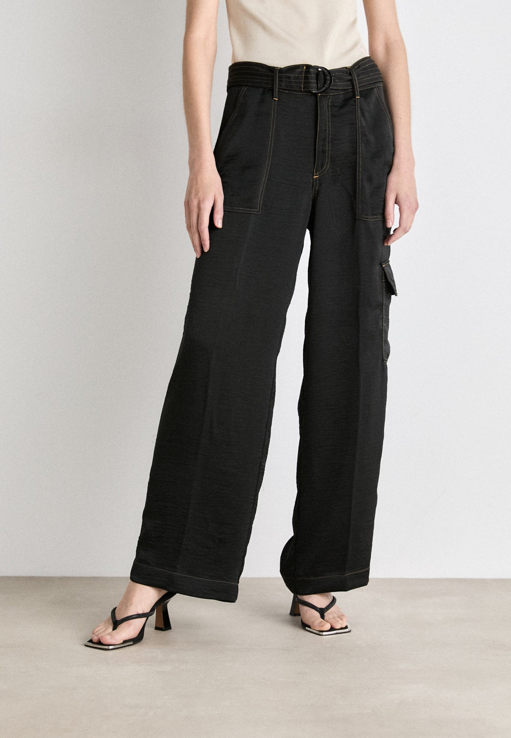 DKNY CONTRAST STITCH