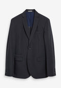 Navyblauer Blazer mit zwei Knöpfen vorne, mit Reverskragen, zwei Vordertaschen und geknöpften Manschetten. Glattes Material mit gefüttertem Innenbereich.
