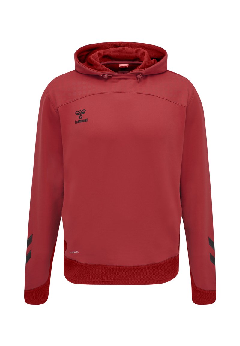 Roter Hoodie mit langen Ärmeln und Kapuze mit Kordelzug, schwarzem hummel-Logo auf der Brust und schwarzen Chevron-Streifen auf den Unterarmen.