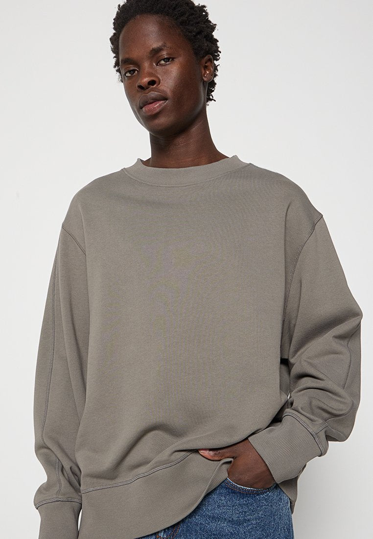 Études RELAXED FIT