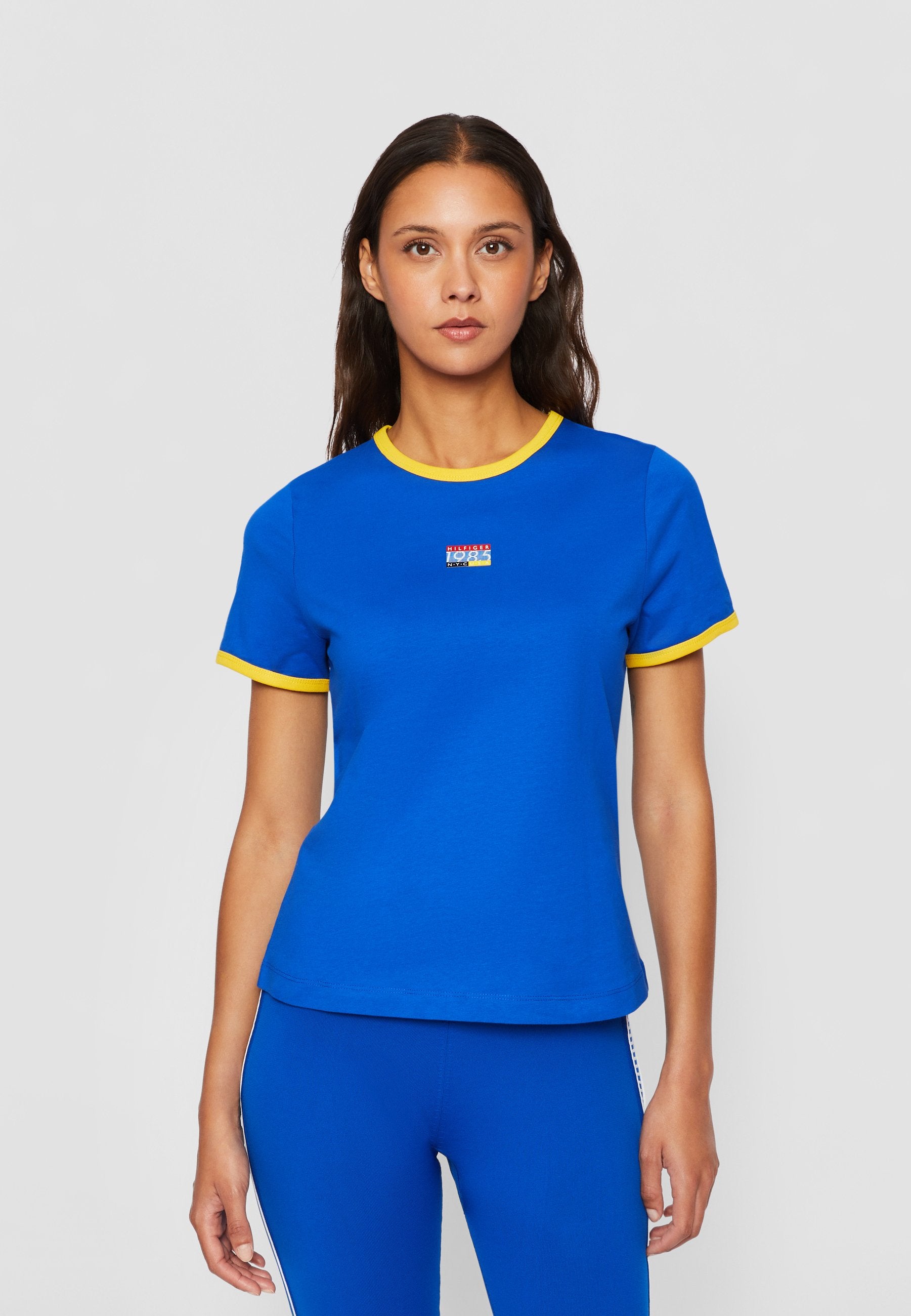 EXCLUSIVE HILFIGER TEAM Media 3