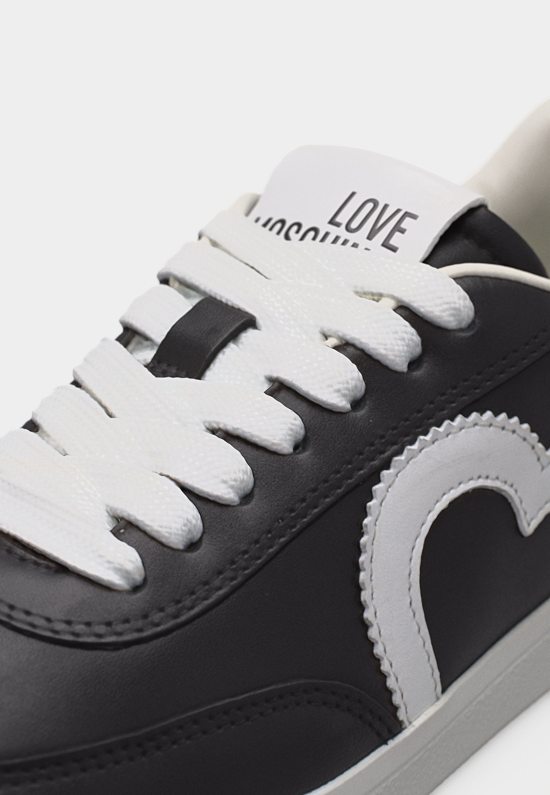Love Moschino