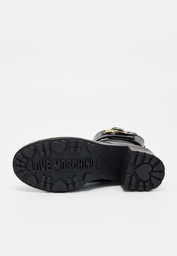 Love Moschino