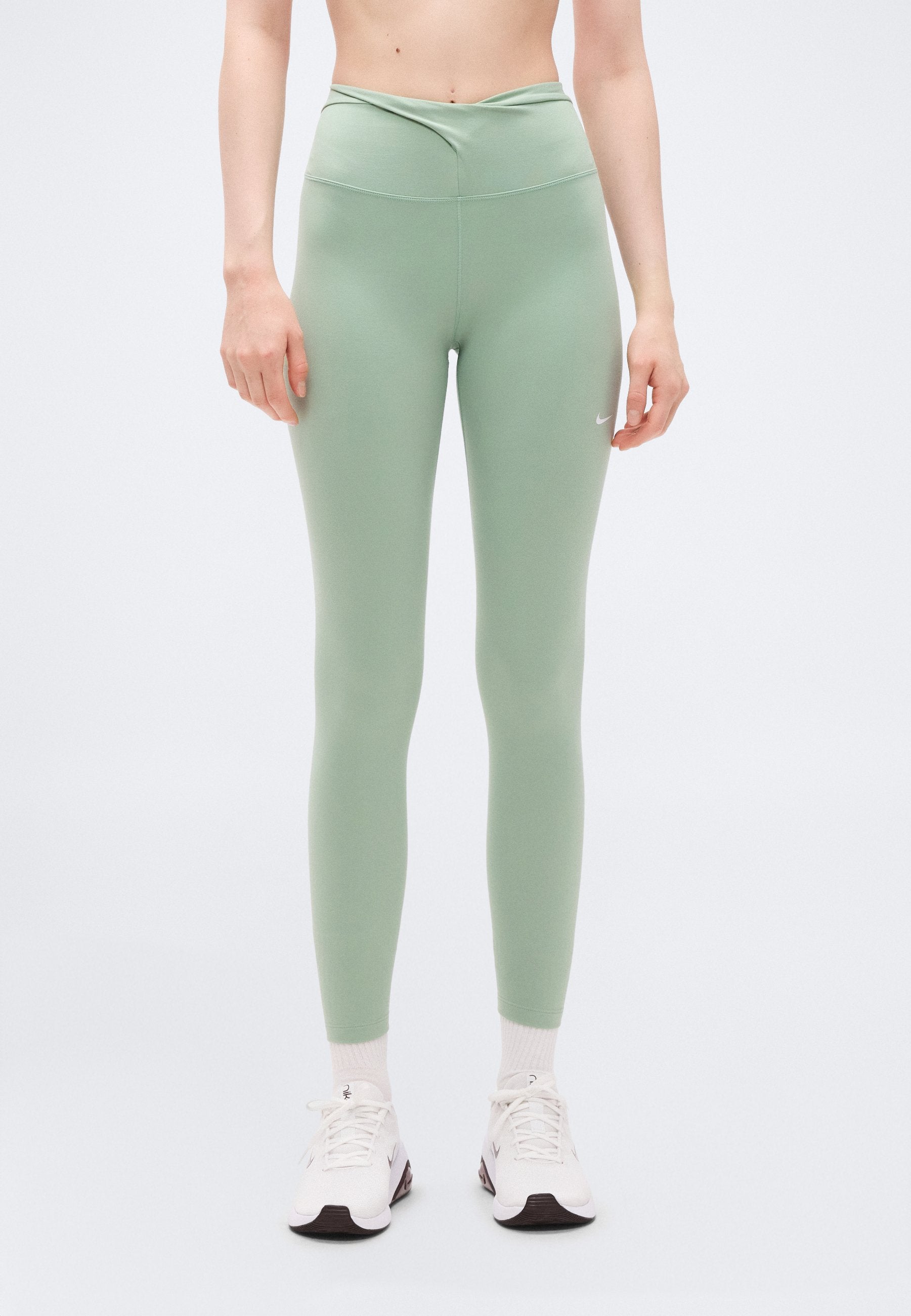 Nike Performance ONE