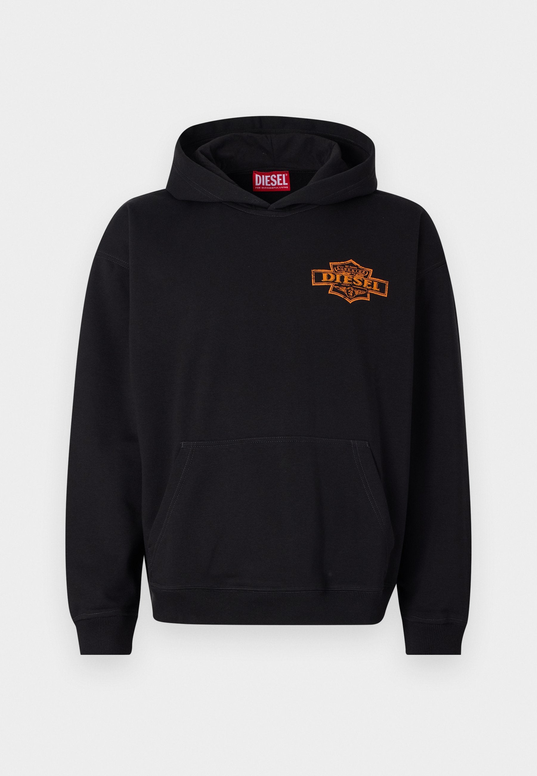 Schwarzer Hoodie aus Baumwolle mit einer vorderen Kängurutasche. Verfügt über ein orangefarbenes, gesticktes "DIESEL"-Logo auf der Brust und gerippte Bündchen.