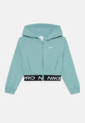 Himmelblaues Zip-Hoodie mit Kapuze, langen Ärmeln, kleinem weißen Nike-Logo auf der Brust und schwarzem elastischem Bund mit "NIKE PRO"-Text.