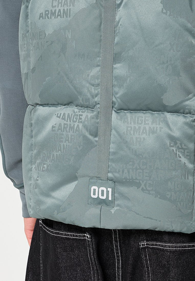 Armani Exchange Weste Media 6