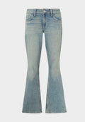 Hellblaue ausgestellte Jeans aus Denim mit verwaschenem Finish, fünf Taschen und einem Reißverschluss mit Knopfverschluss.