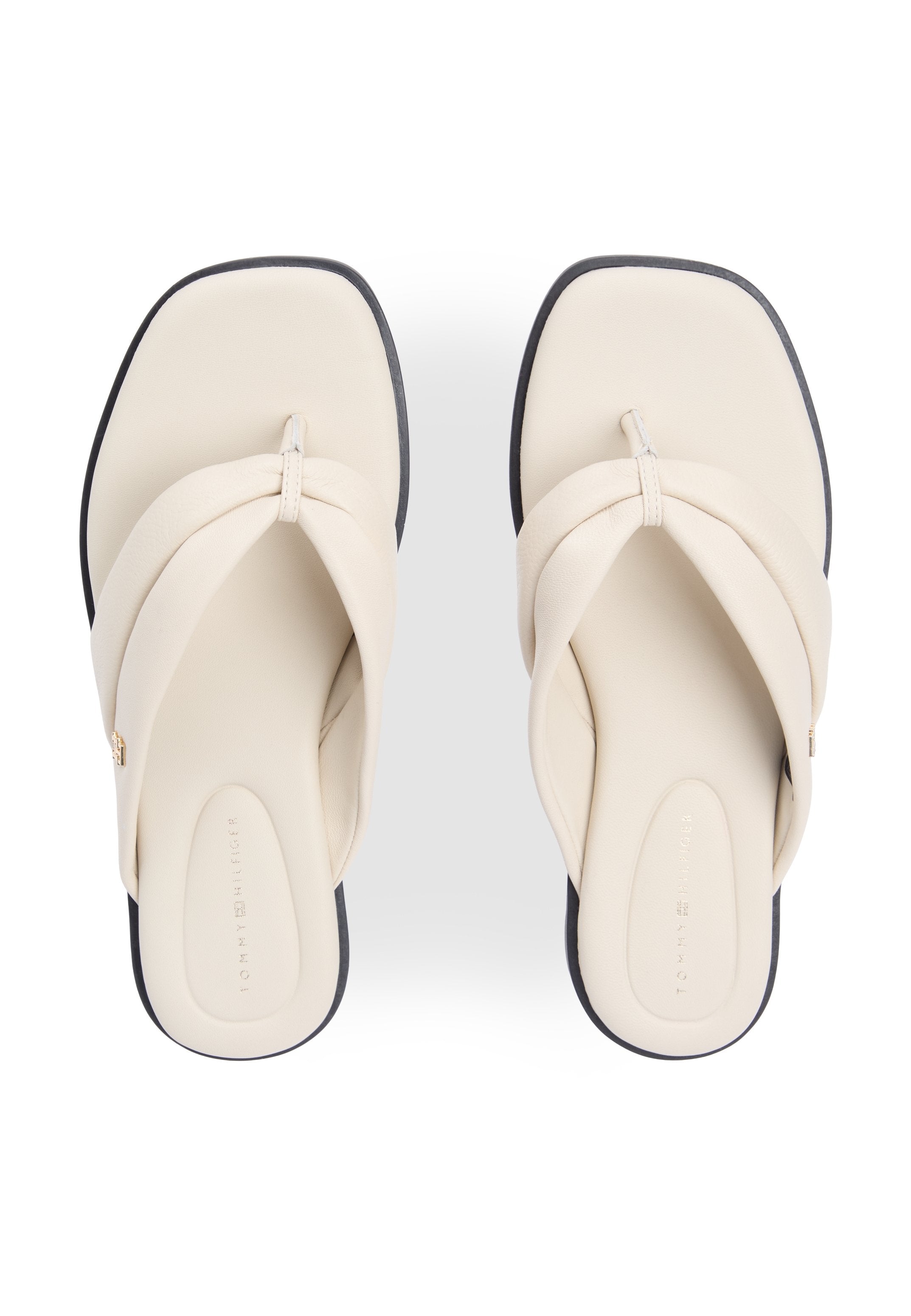 LEATHER TOE POST FLAT SANDALS Media 4