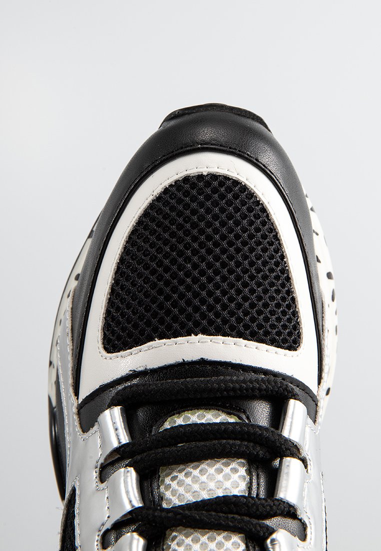 Steve Madden BARRA