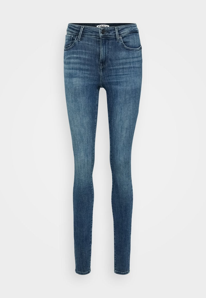 Dünne blaue Denim-Jeans mit einem verwaschenen Look, Gürtelschlaufen, Seitentaschen und einem Reißverschluss. Der Stoff hat eine glatte Textur und eine geringe Dehnbarkeit.
