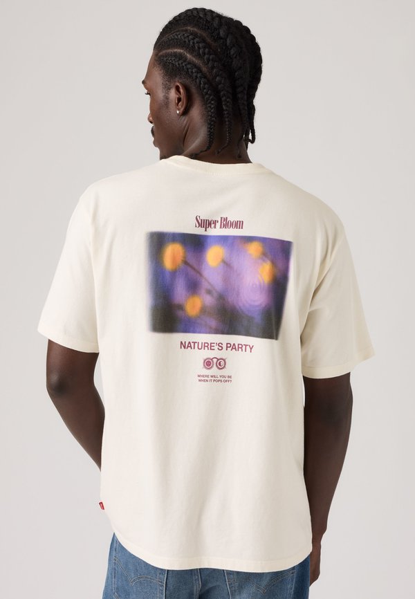 Levi's® VINTAGE FIT GRAPHIC TEE - Print T-shirt - super bloom egret