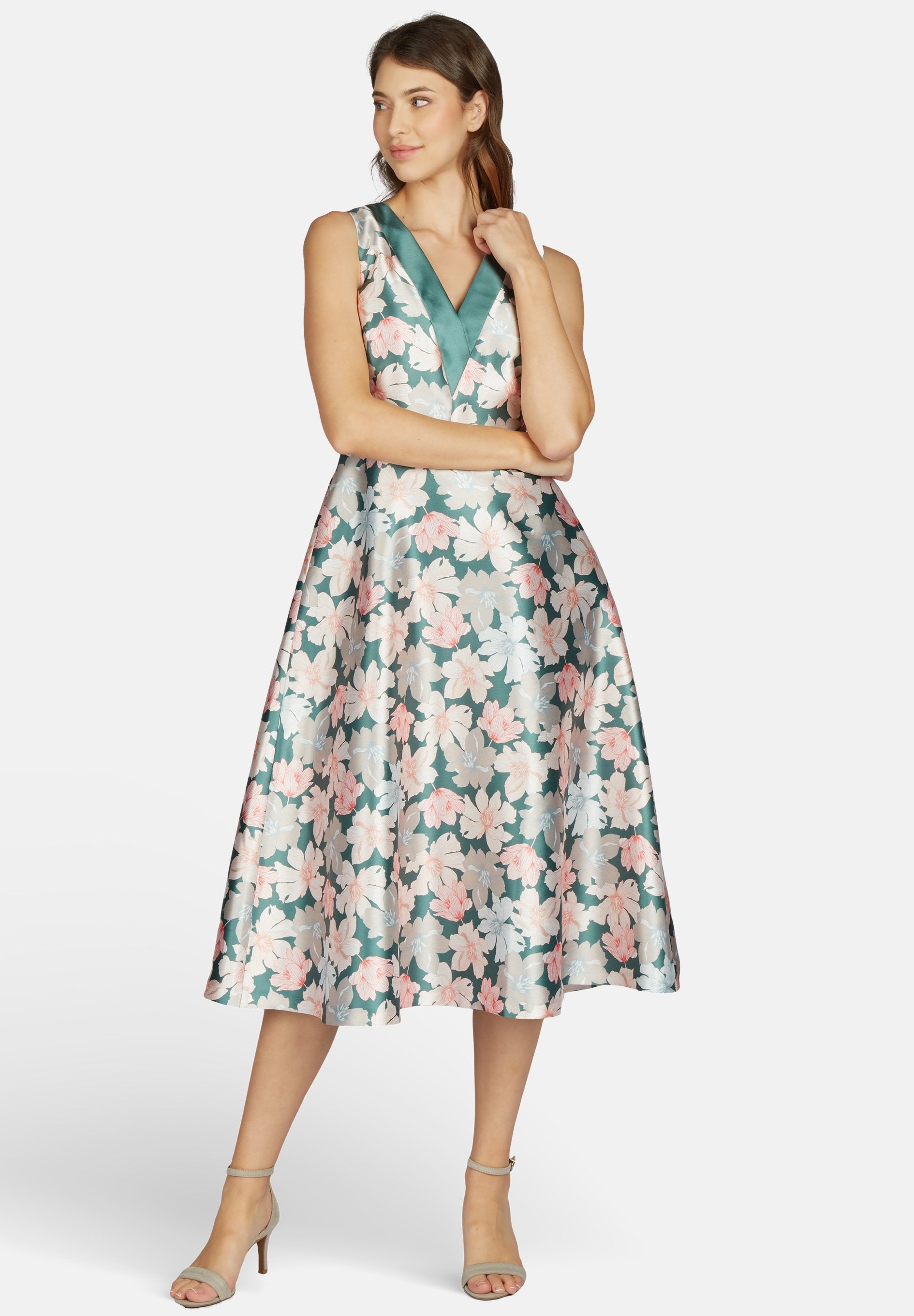 KLEO MIDI MIT BLUMENPRINT UND SCHWINGENDEM