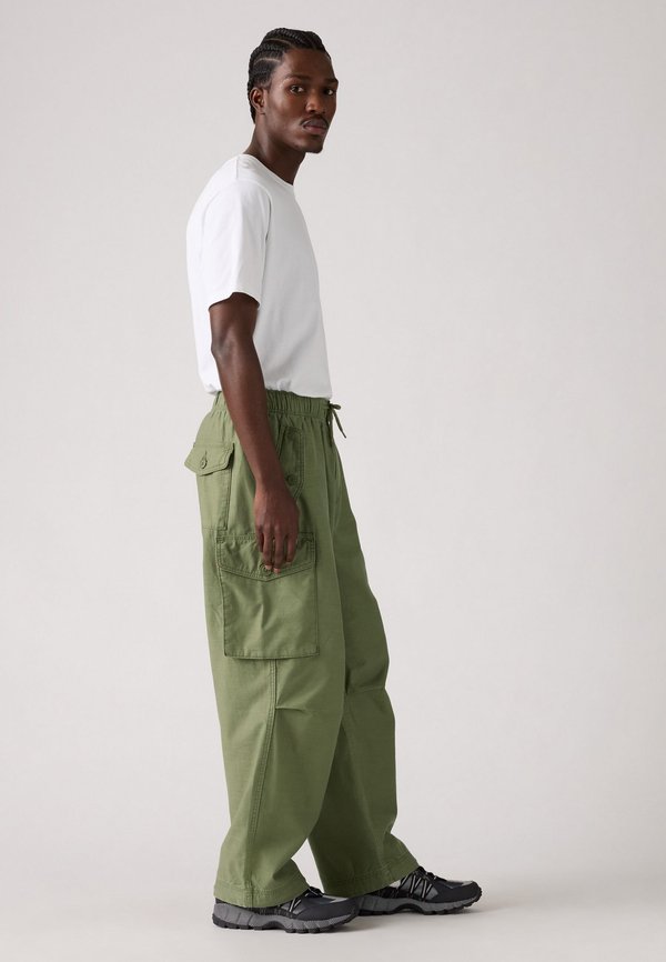 Levi's® BAGGY FIELD CARGO