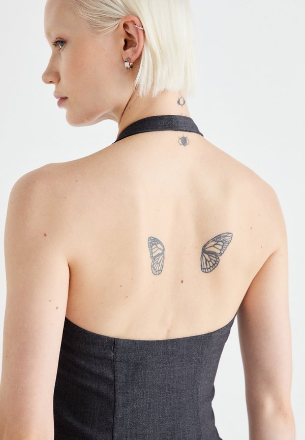 Weekday NADJA HALTERNECK