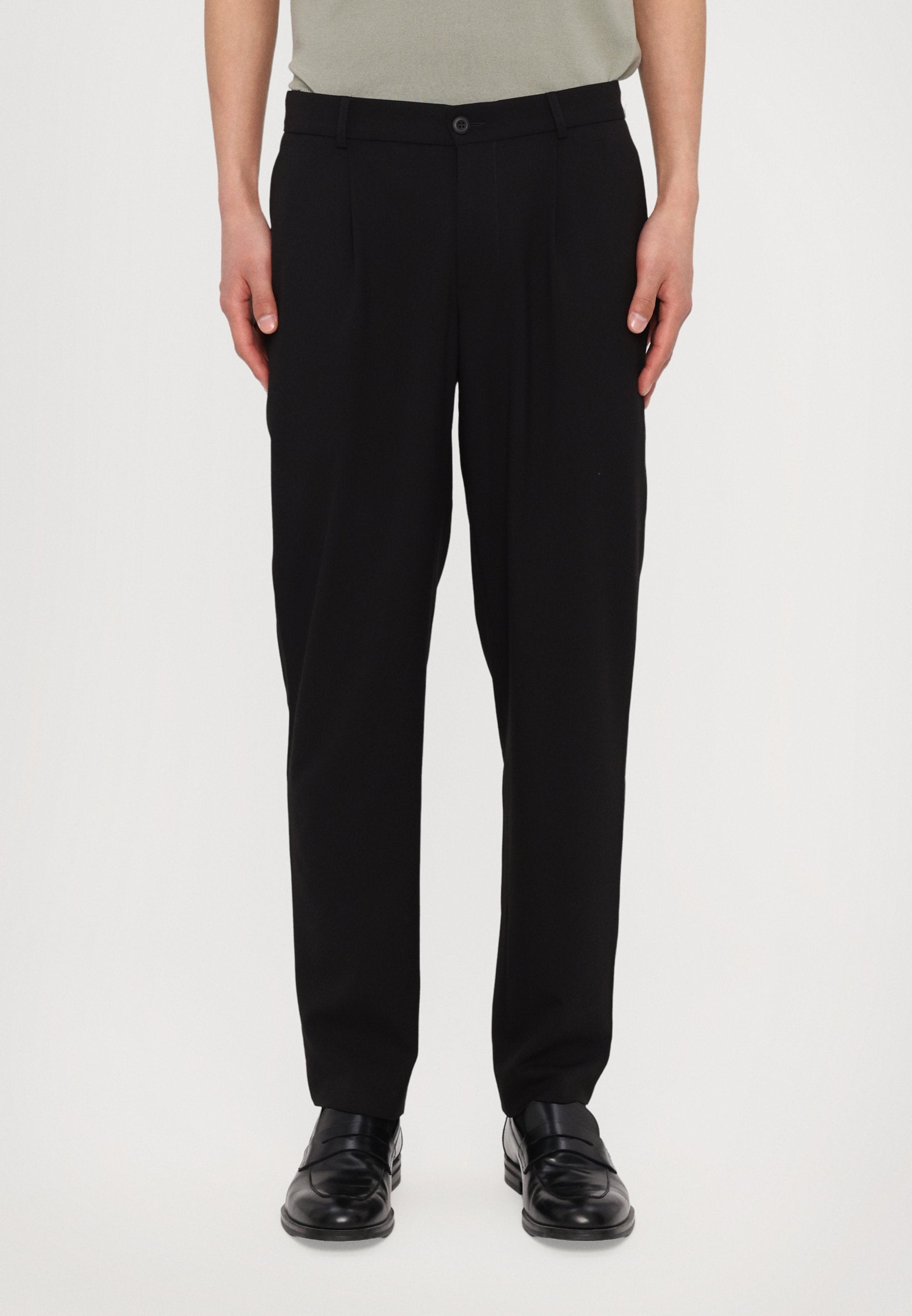 Essential Collective TAPERED PLEATED TROUSERS