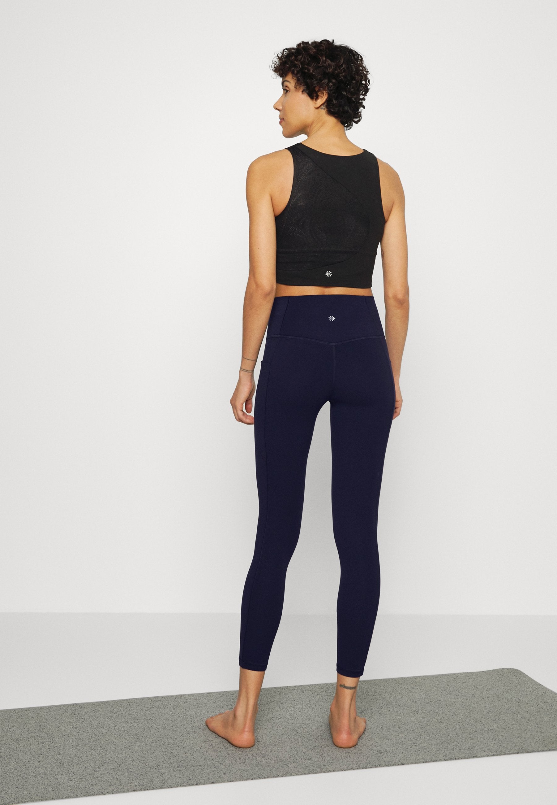Athleta SALUTATION STASH 7/8