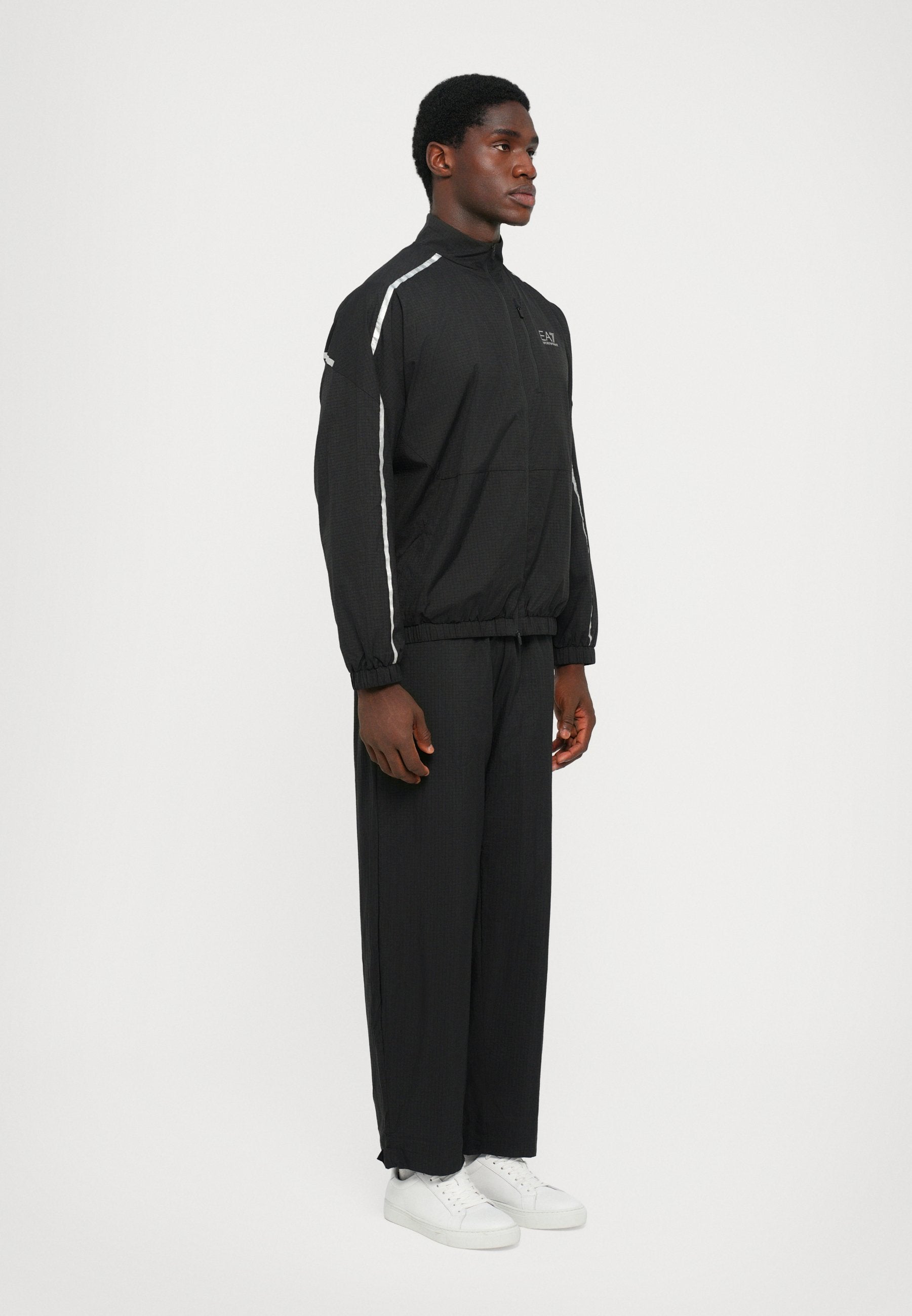 VENTUS UNISEX SET Media 4