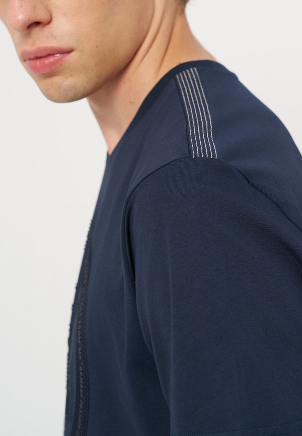 EA7 Emporio Armani