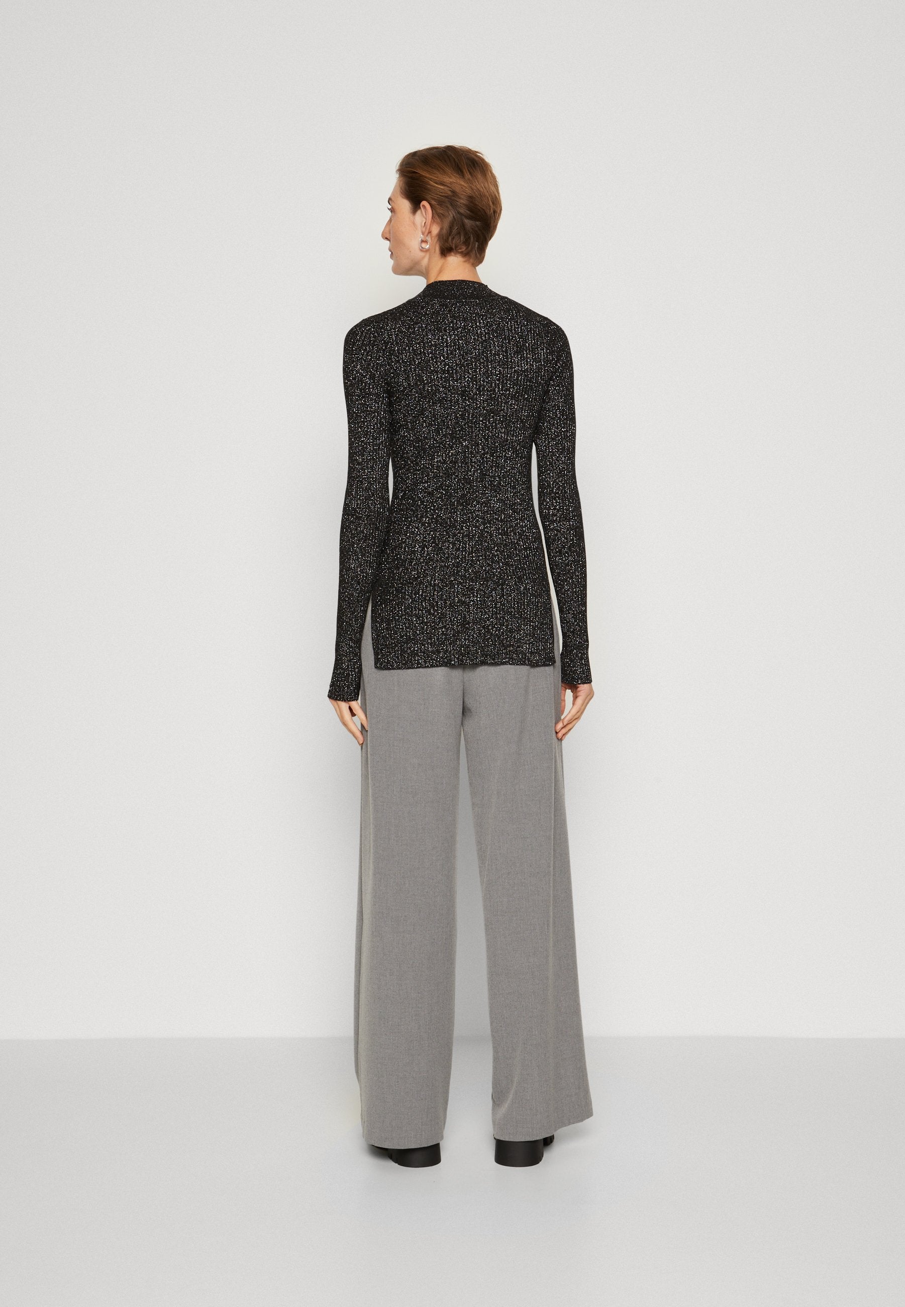 SWEATER Media 4