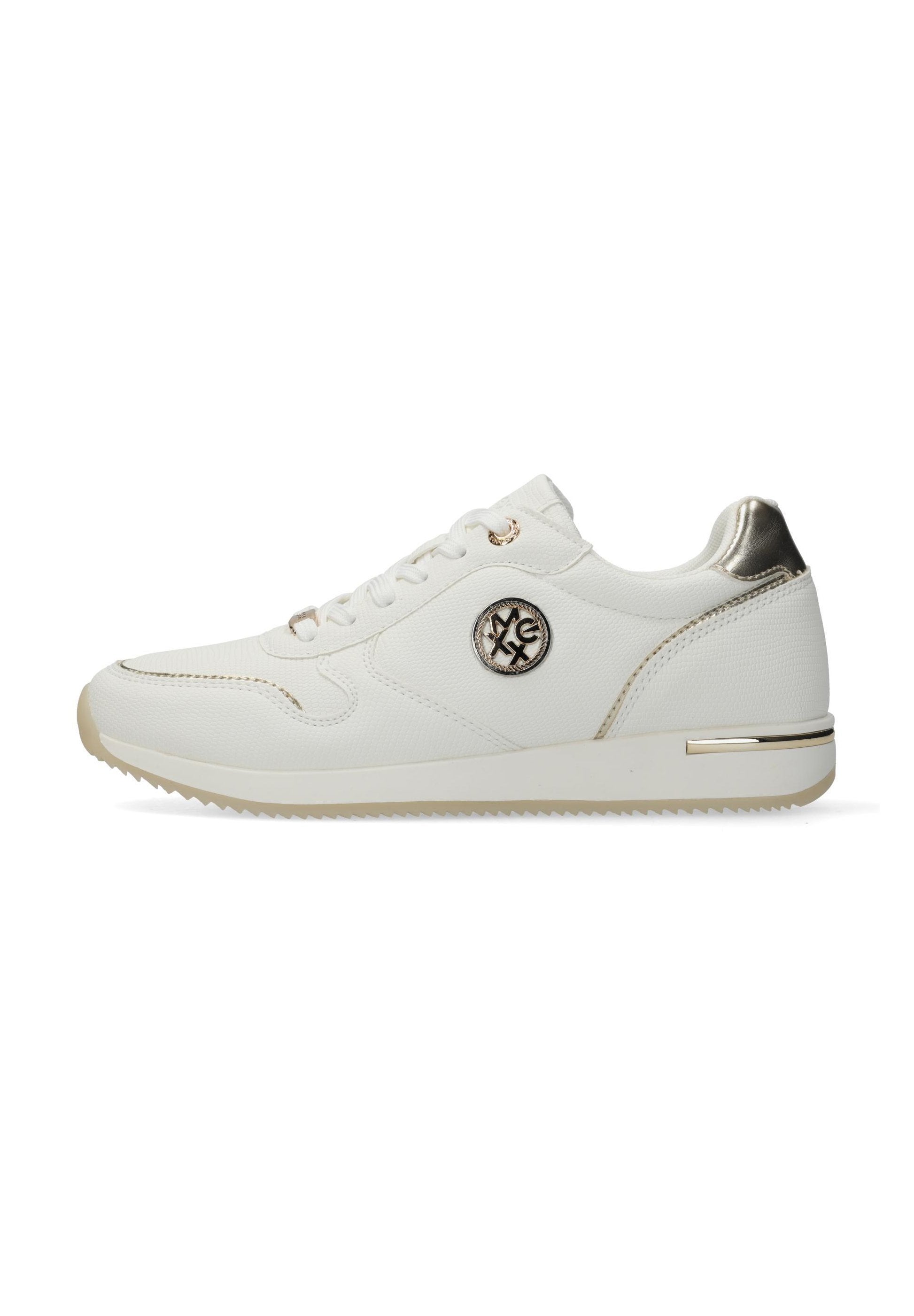 Weiße Sneakers mit strukturiertem Synthetik-Obermaterial, goldenen Akzenten an der Ferse und dem Logo, runder Zehenpartie und profilierten Gummisohlen.