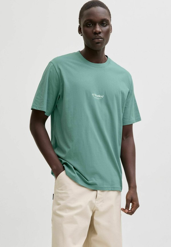 Jack & Jones JJESOHO TEE SS CREW NECK NOOS - Print T-shirt - mineral blue