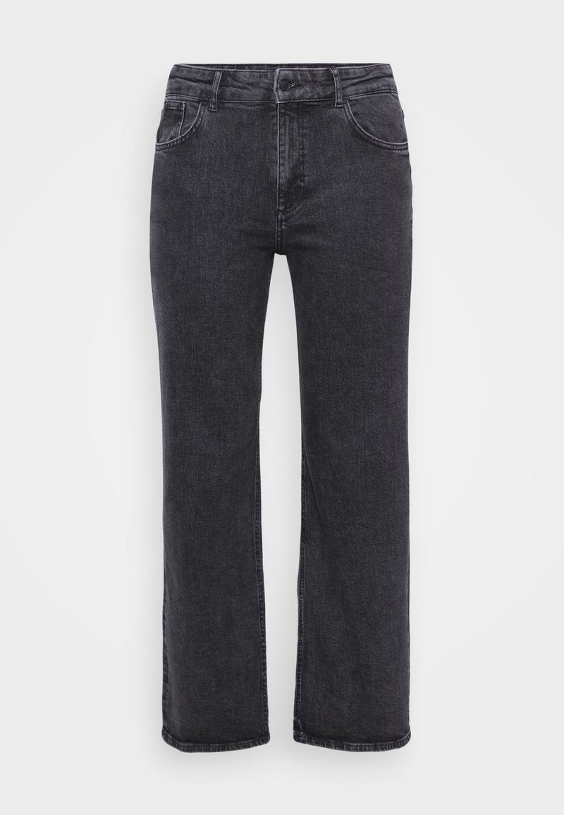 Schwarze Denim-Jeans mit geradem Bein, fünf Taschen und einem Knopfverschluss. Der Stoff hat eine leicht ausgewaschene Textur und eine robuste Naht.