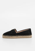Schwarze Espadrille aus Segeltuch mit einer Sohle aus geflochtenem Jute. Verfügt über ein tief ausgeschnittenes Design und ein dezentes, geprägtes Logo auf dem Obermaterial.