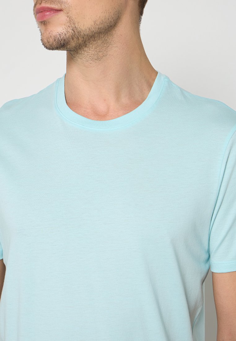 T-SHIRT SLIM FIT Media 5