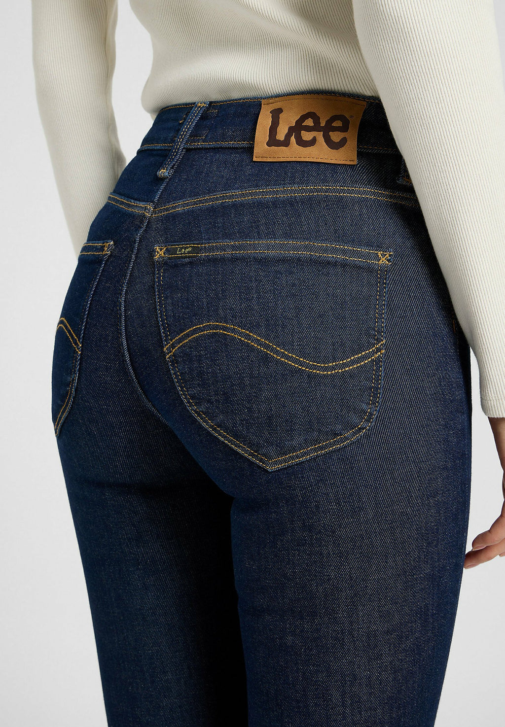 Lee SCARLETT HIGH