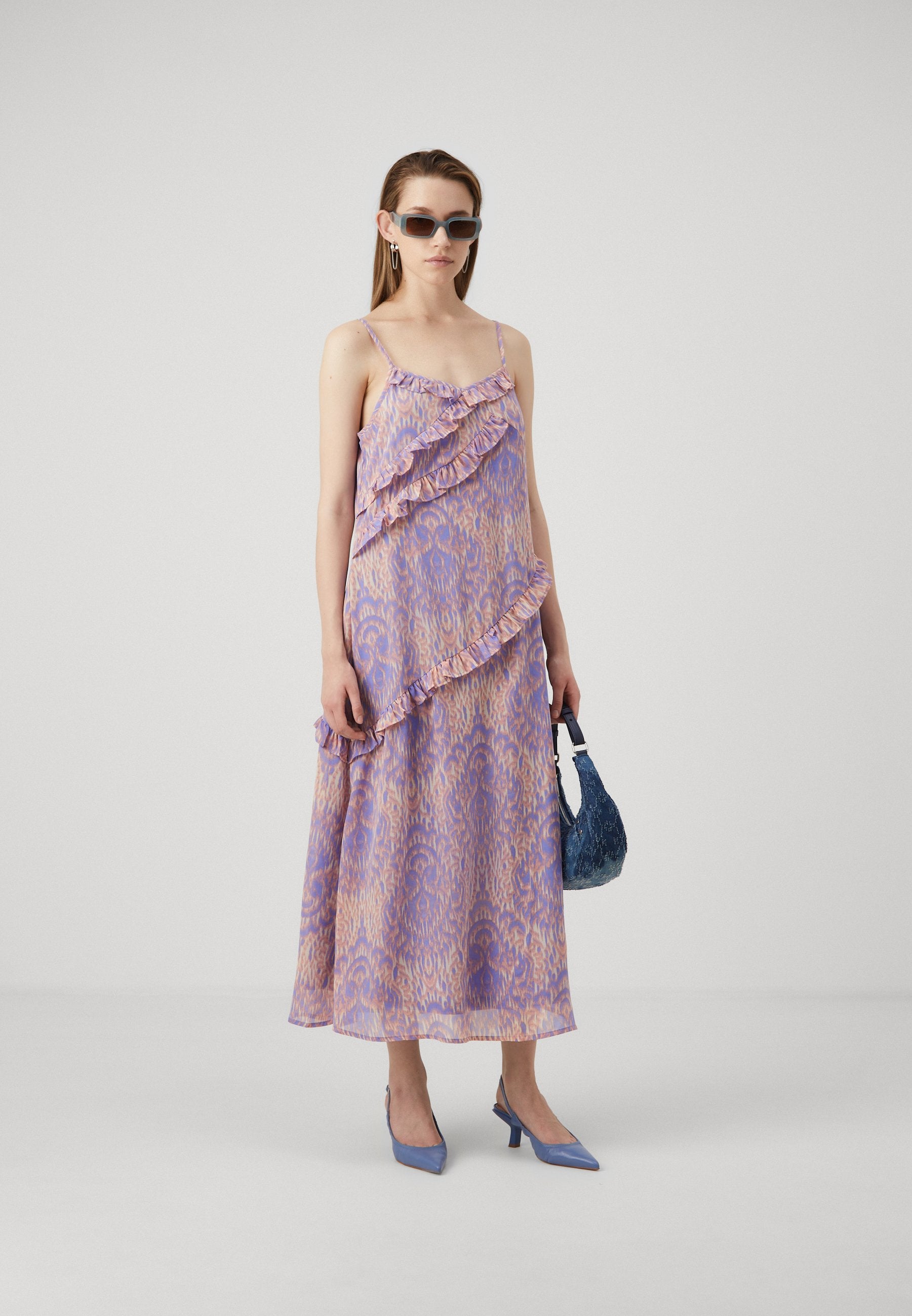 ONLSTAR LIFE STRAP FRILL MIDI DRESS Media 2