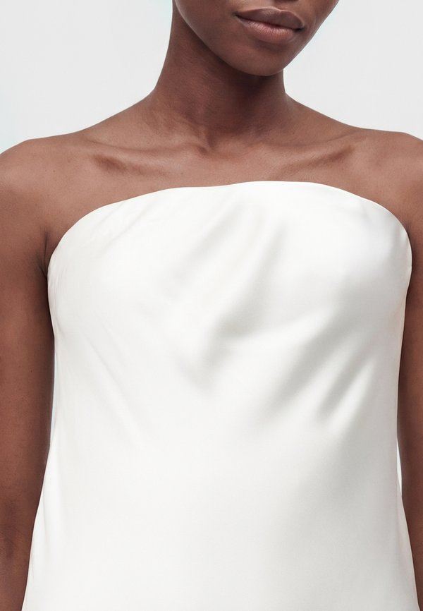 Norma Kamali BIAS STRAPLESS GOWN