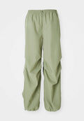 Puma WARDROBE ESS PARACHUTE WOVEN PANTS OP - Trousers - lux army