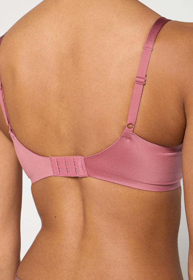 Triumph BODY MAKE-UP SOFT TOUCH WP EX