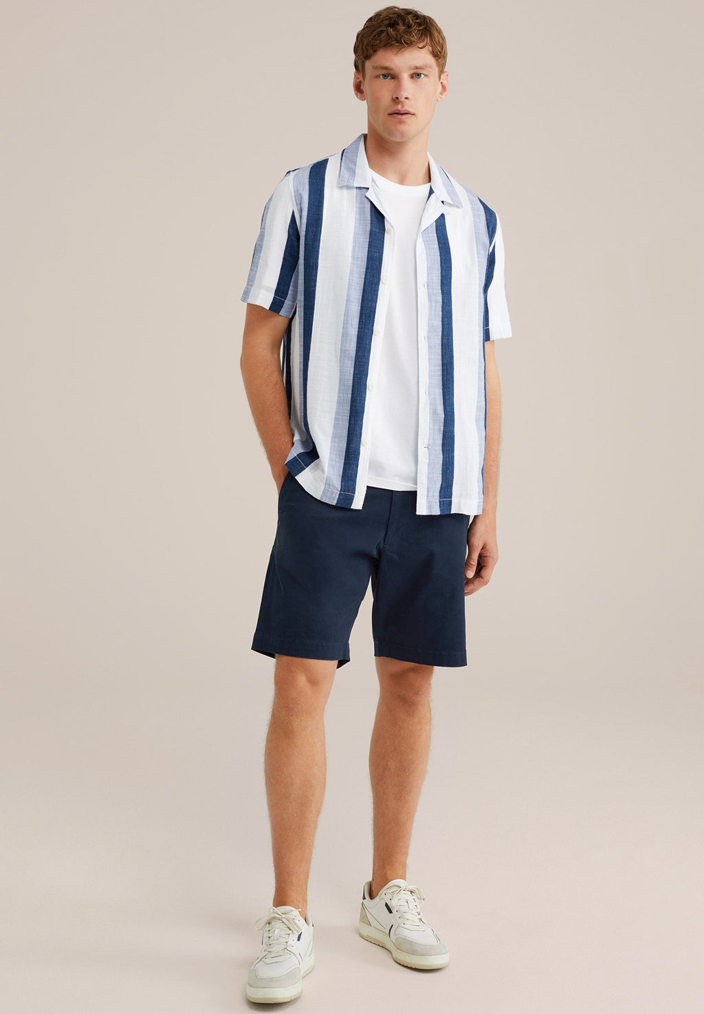 WE Fashion