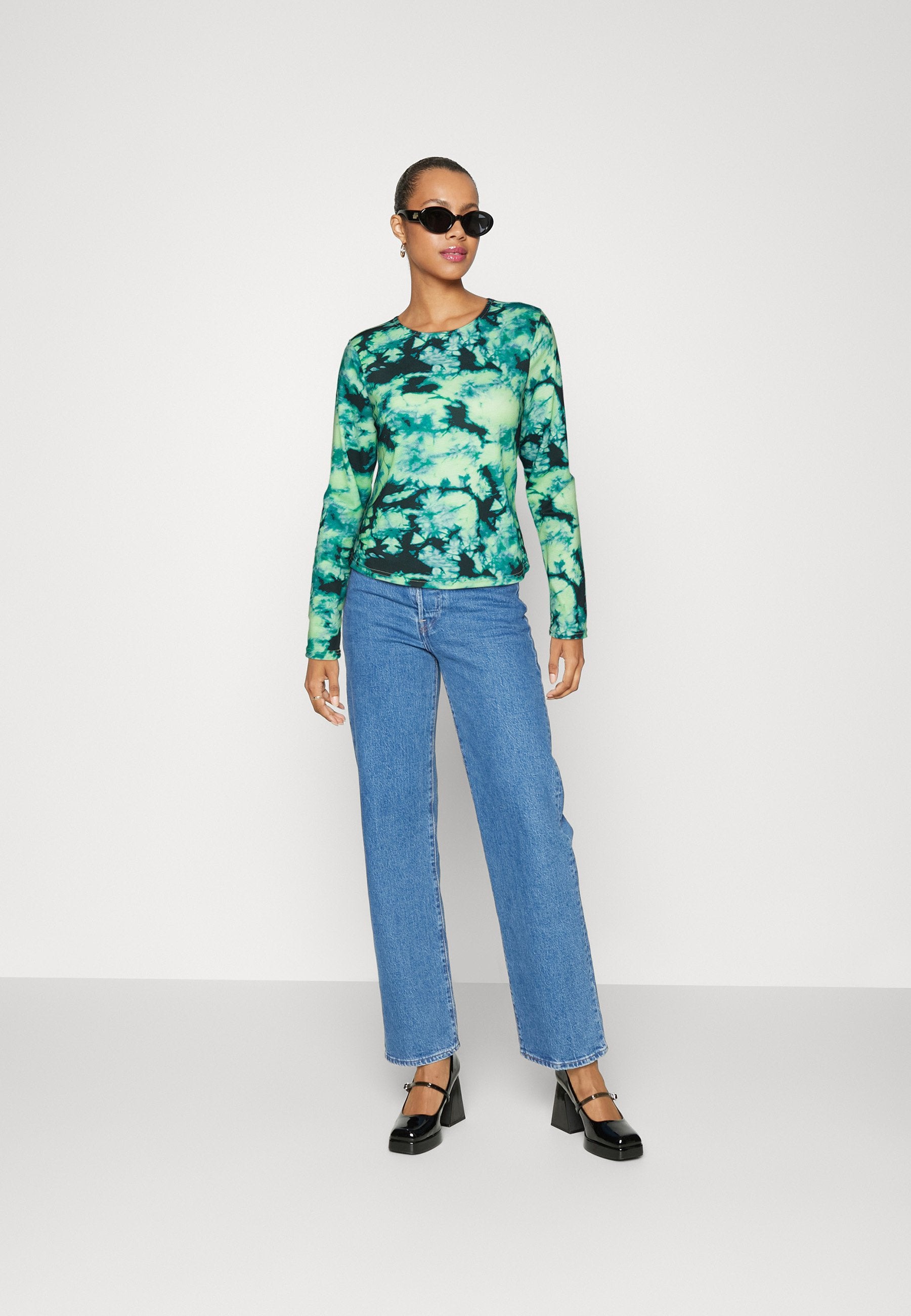 Pieces PCKAMMA O NECK CUT OUT
