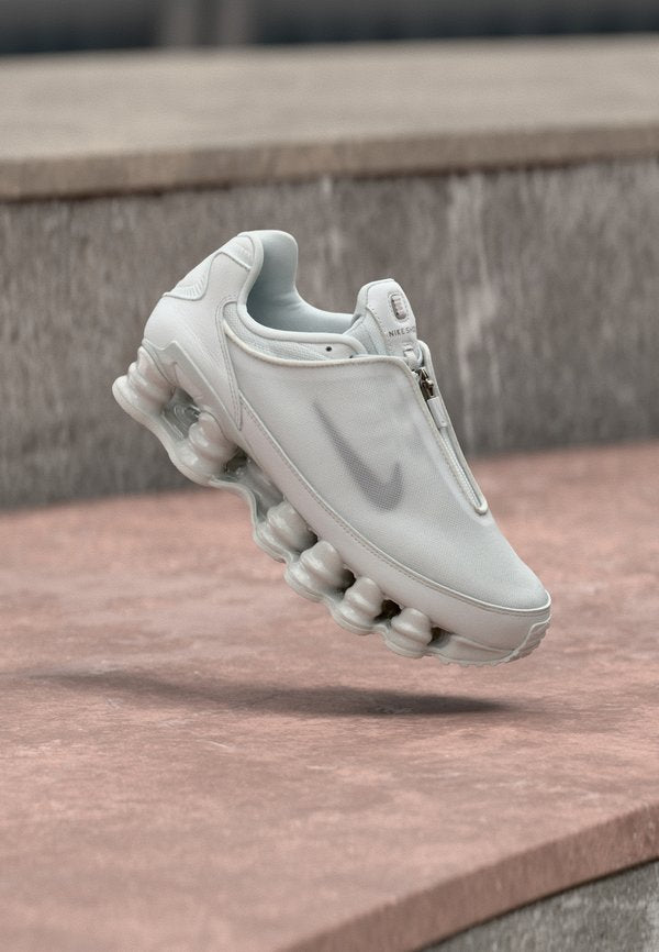 Nike Sportswear SHOX TL - Trainers - photon dust/pencil point/off white/team red