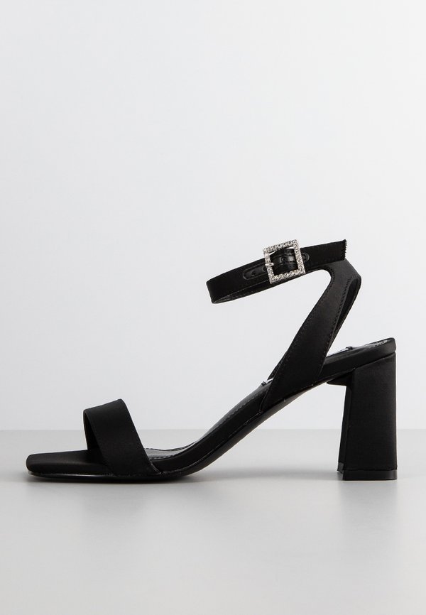 Steve Madden GRAND