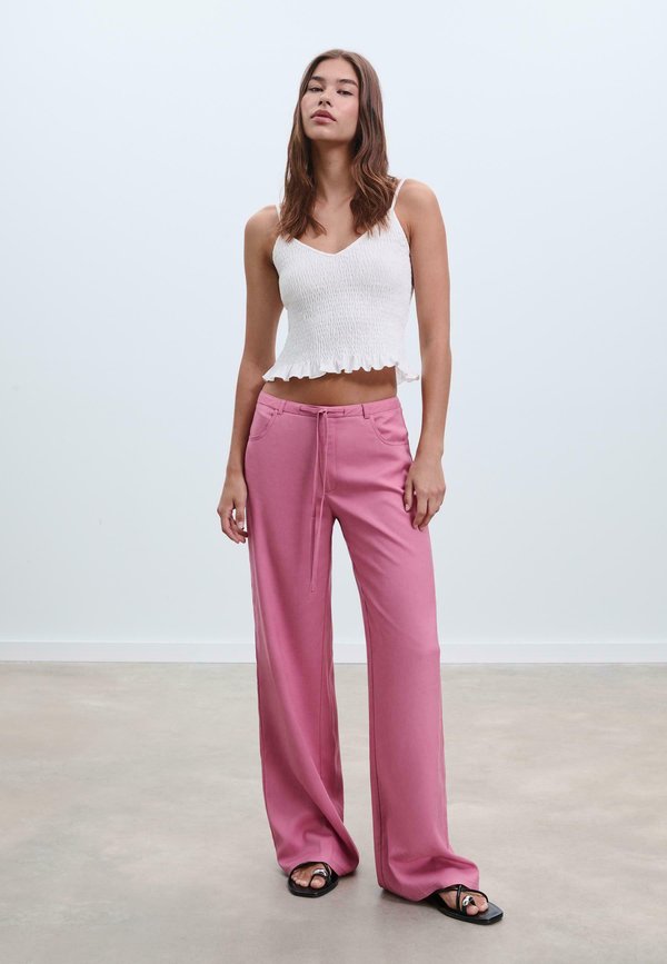 Stradivarius FLOWY WITH POCKETS
