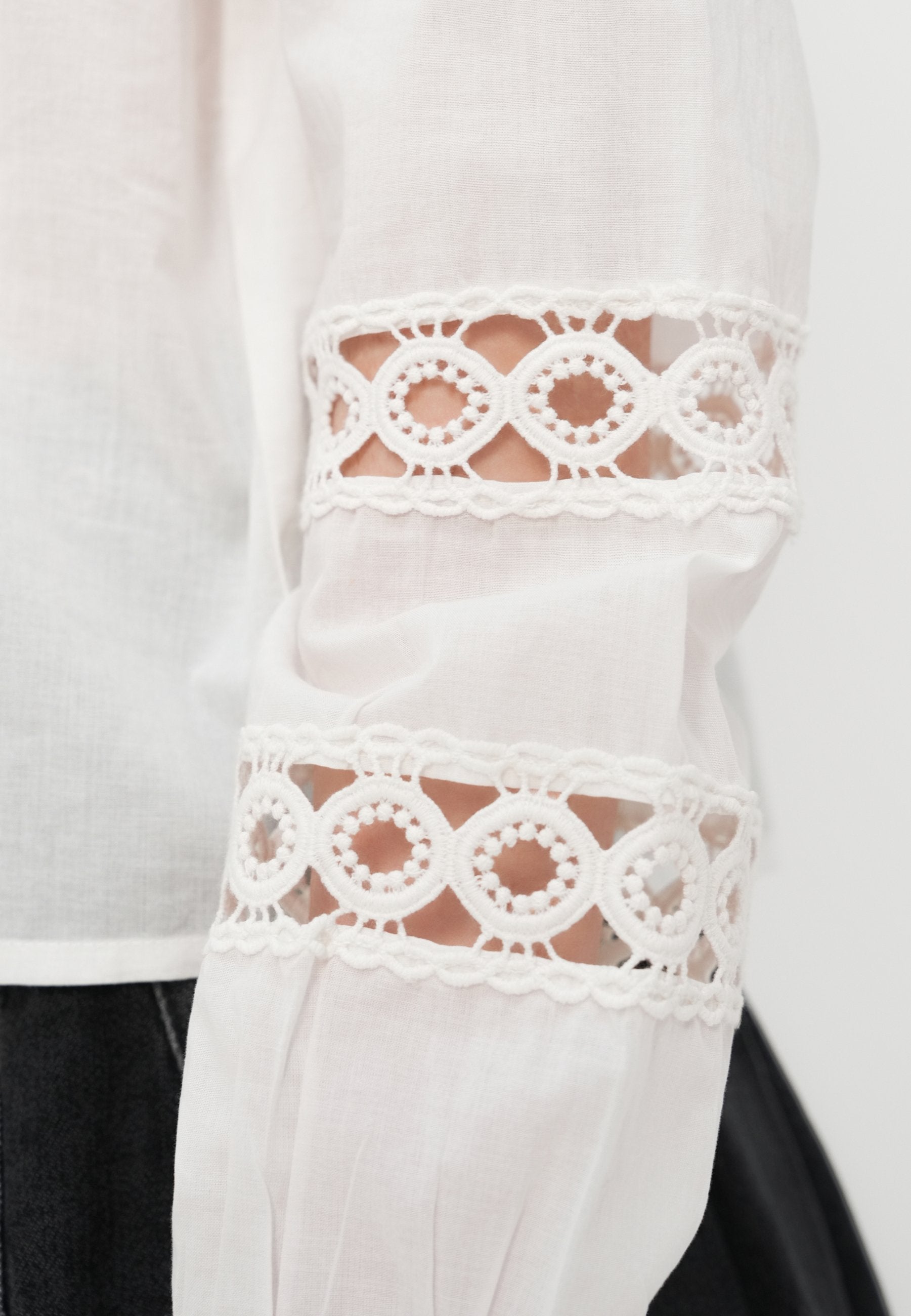 ONLTUA DETAIL SHIRT Media 6
