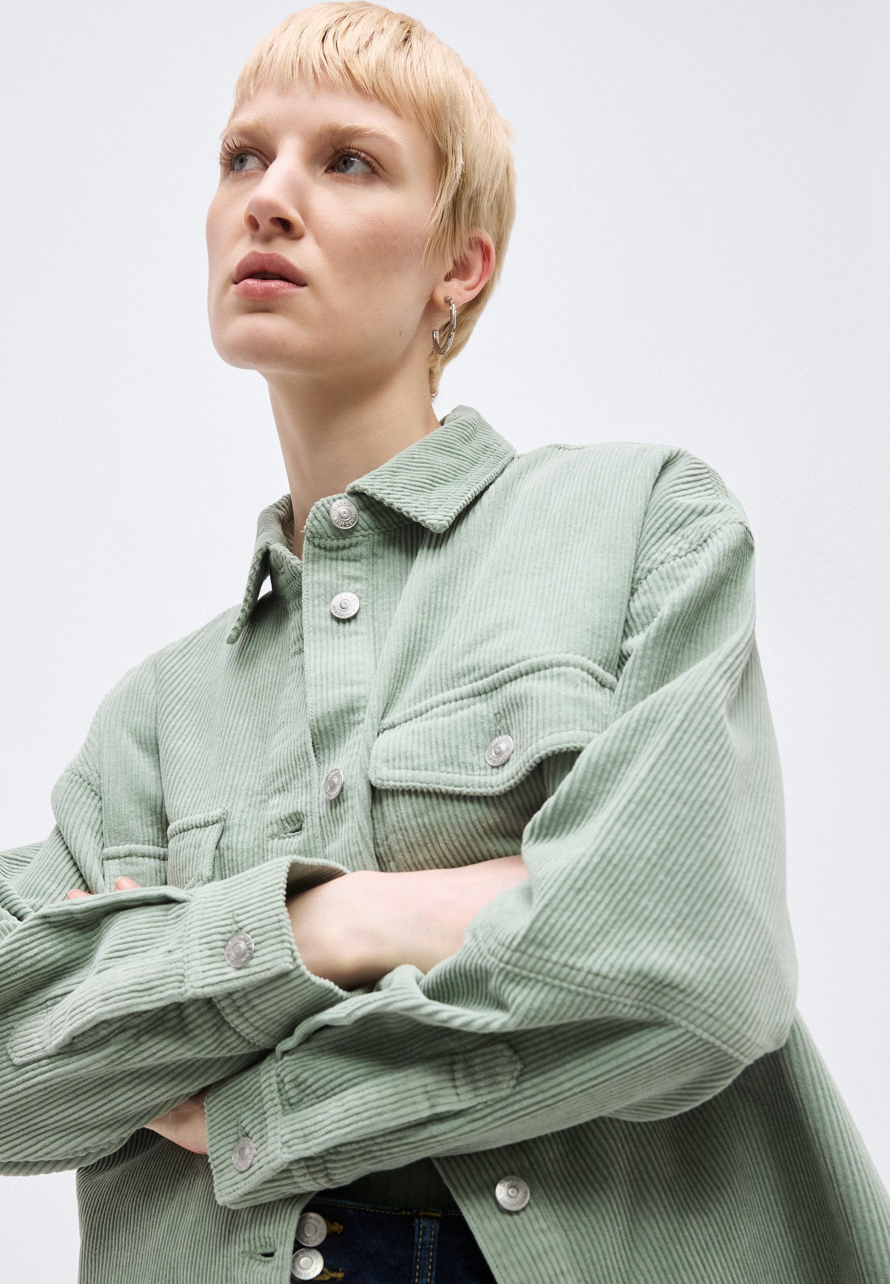 ONLTIGGY SHACKET Media 5