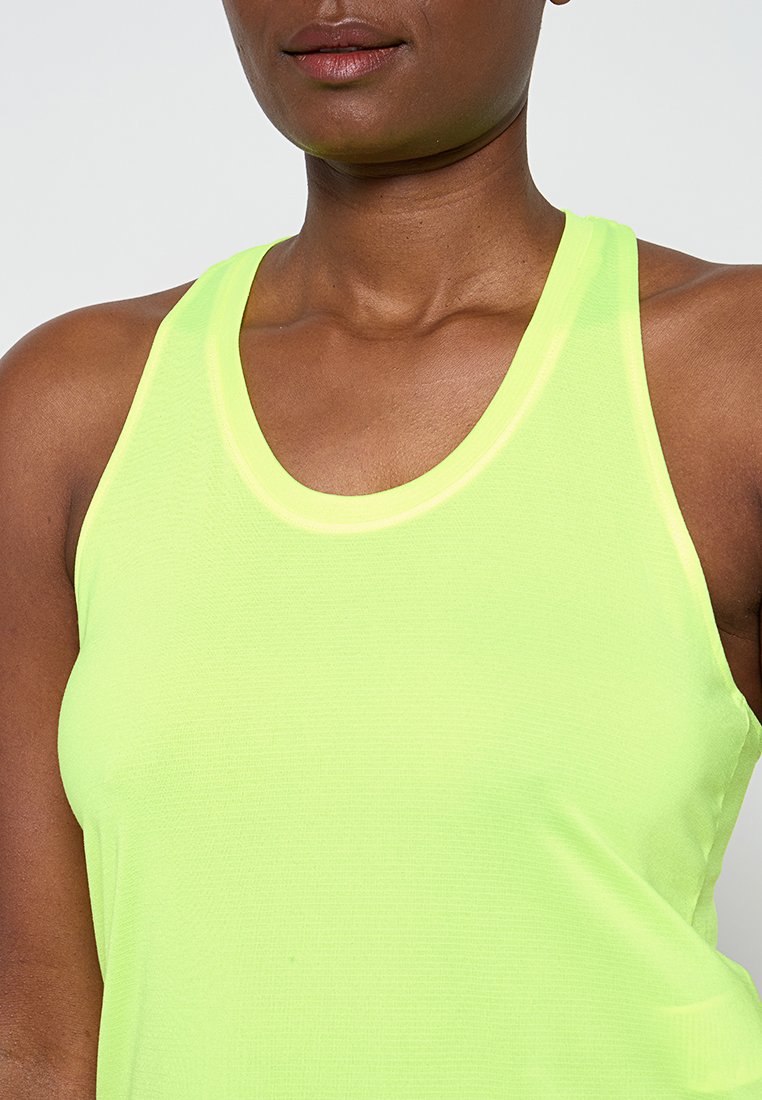 Under Armour LAUNCH