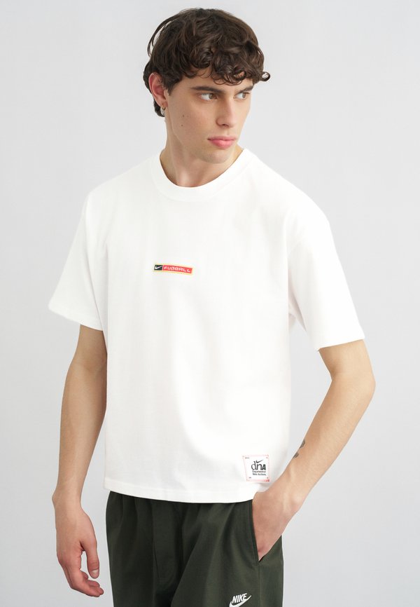 Nike Sportswear TEE BOXY - Basic T-shirt - white/university red