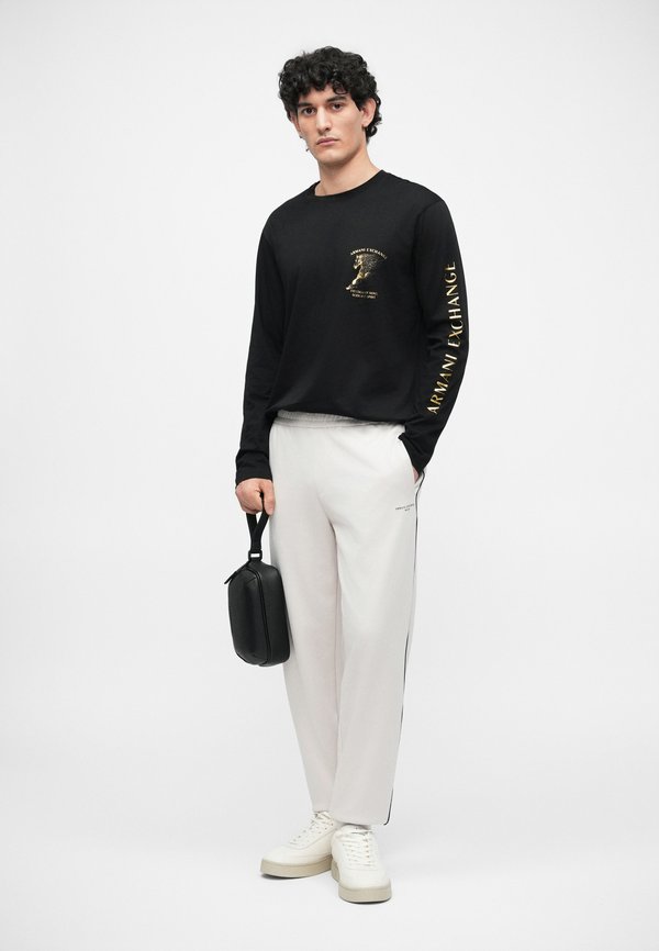 Armani Exchange UNISEX