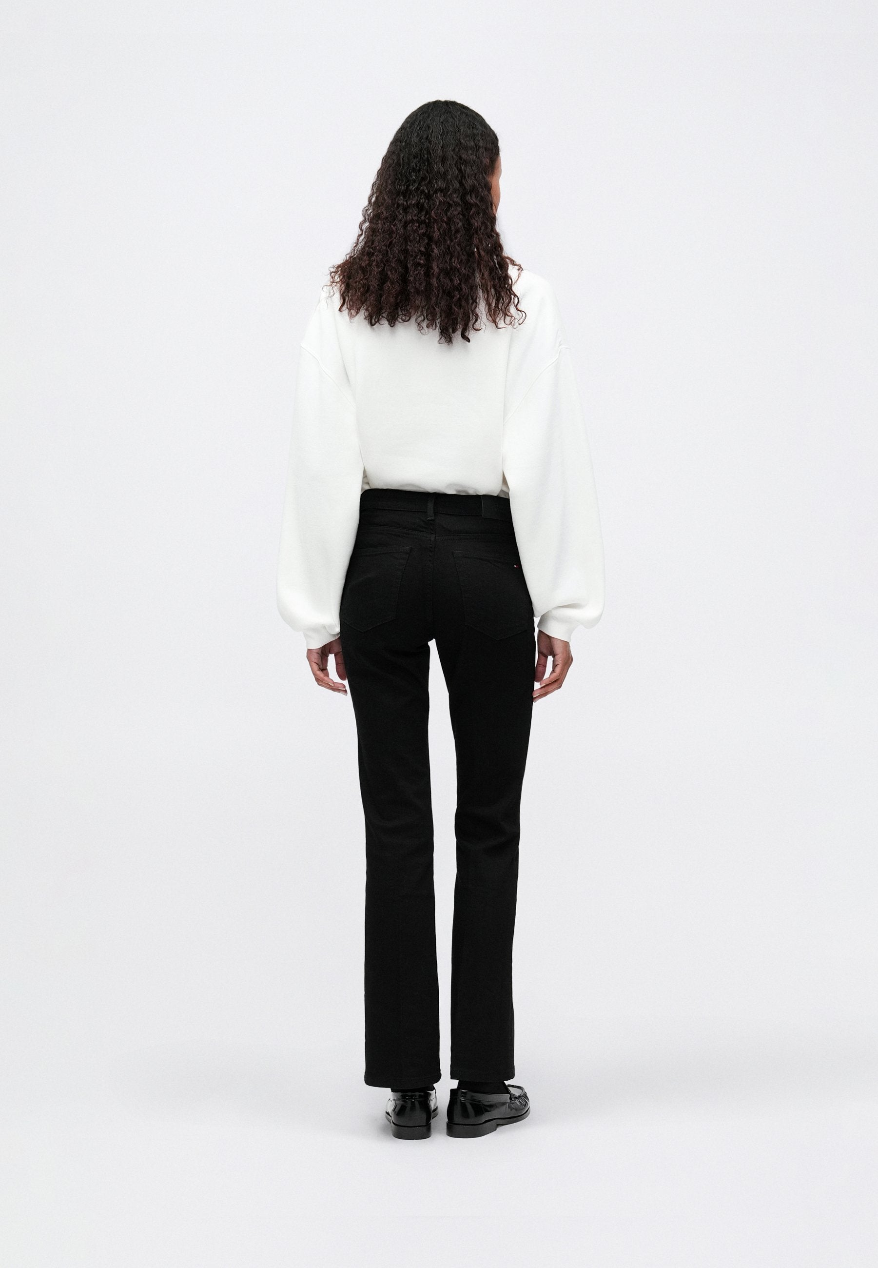 MID RISE BOOTCUT BLACK JEANS Media 4