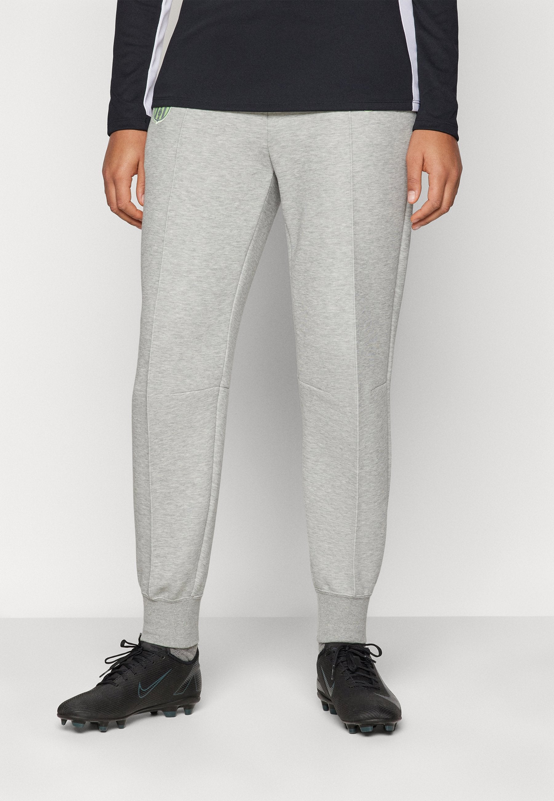 Nike Performance FCB