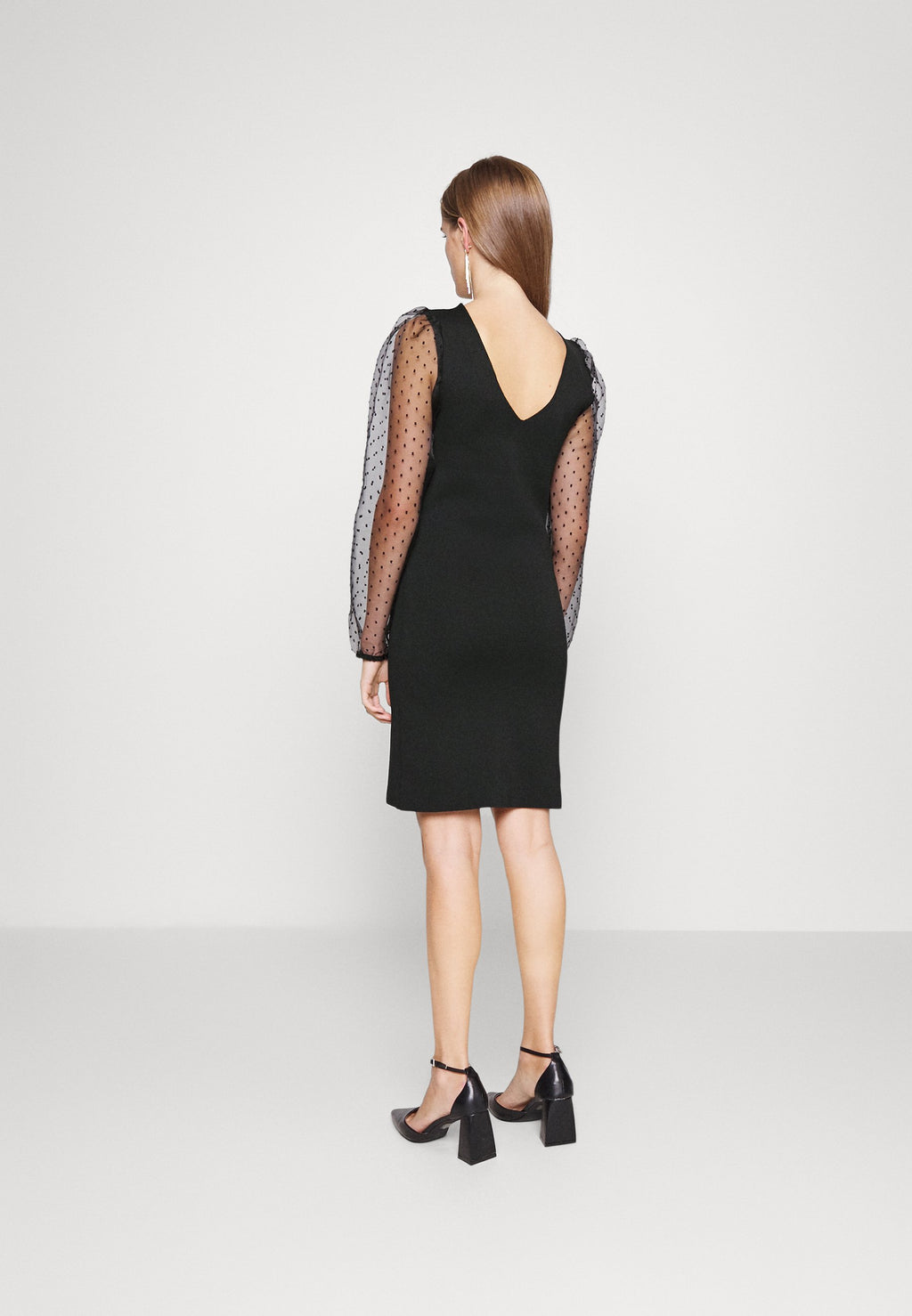 ONLPATSY V-NECK DRESS Media 4